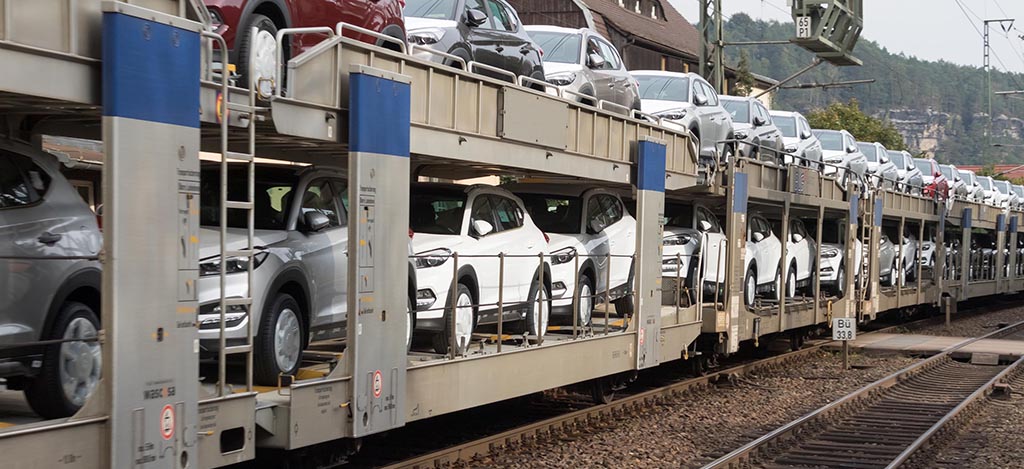 is-it-cheaper to-ship-a-car-by-train-or-truck